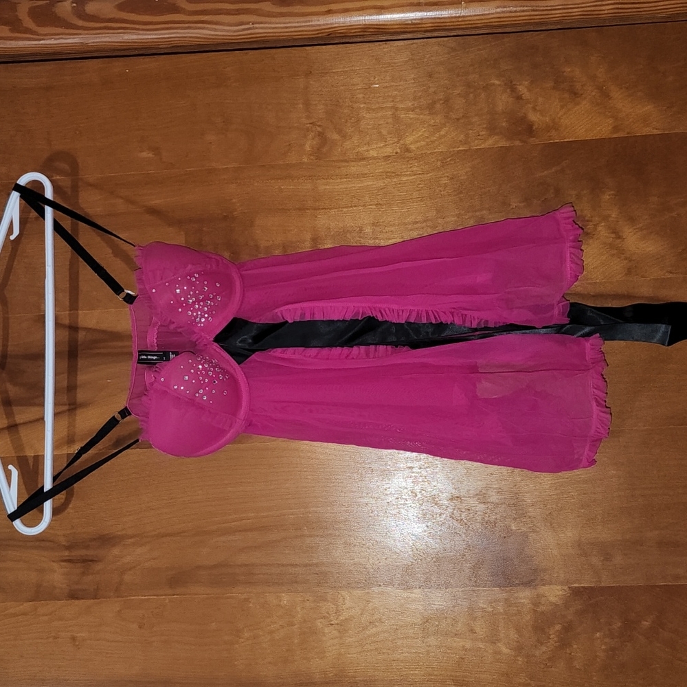 VS Sexy Little Things... Intimate Wear Sz. 34B Front Clasps.